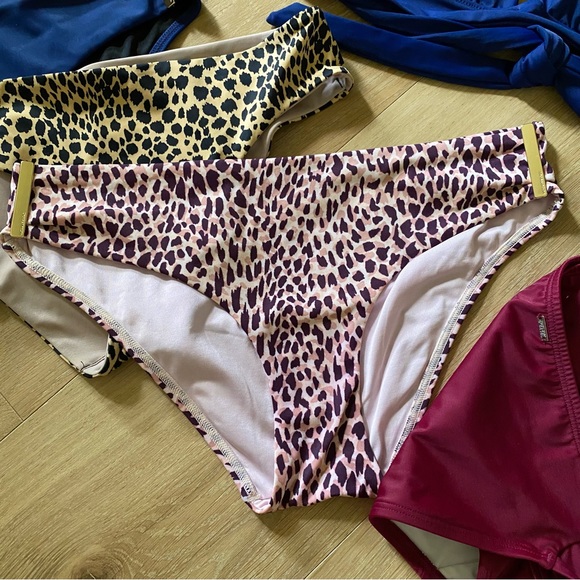 Victoria’s Secret Bikini Bottoms | Size small - Picture 4 of 8